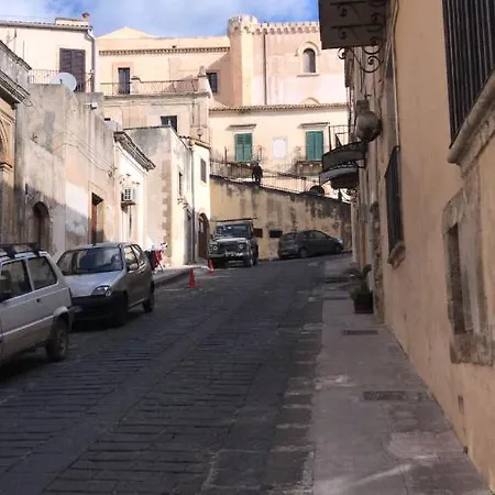 Domus فندق مبيت وإفطار نوتو